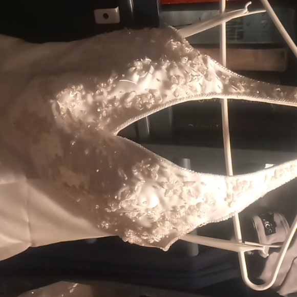 White Wedding Dress by Private Collections - Picture 1 of 4